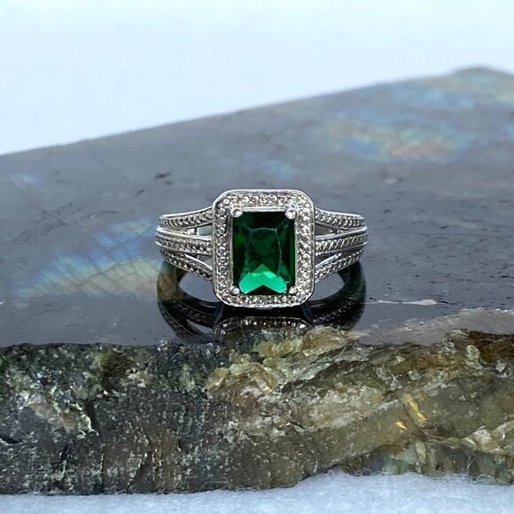 Sterling Silver 925 Rectangular Prong Set Green Emerald Glass Ring Sz 6.75 - Picture 15 of 16
